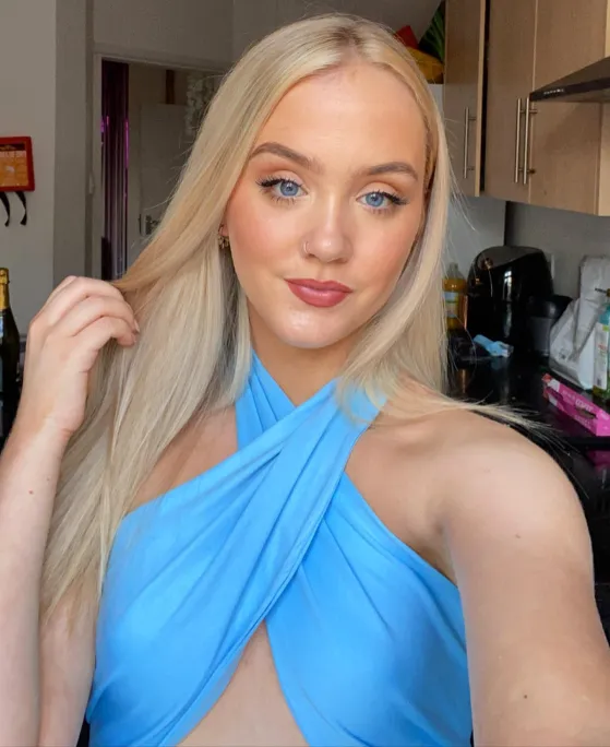 Image 10090331 from Maisie Peters