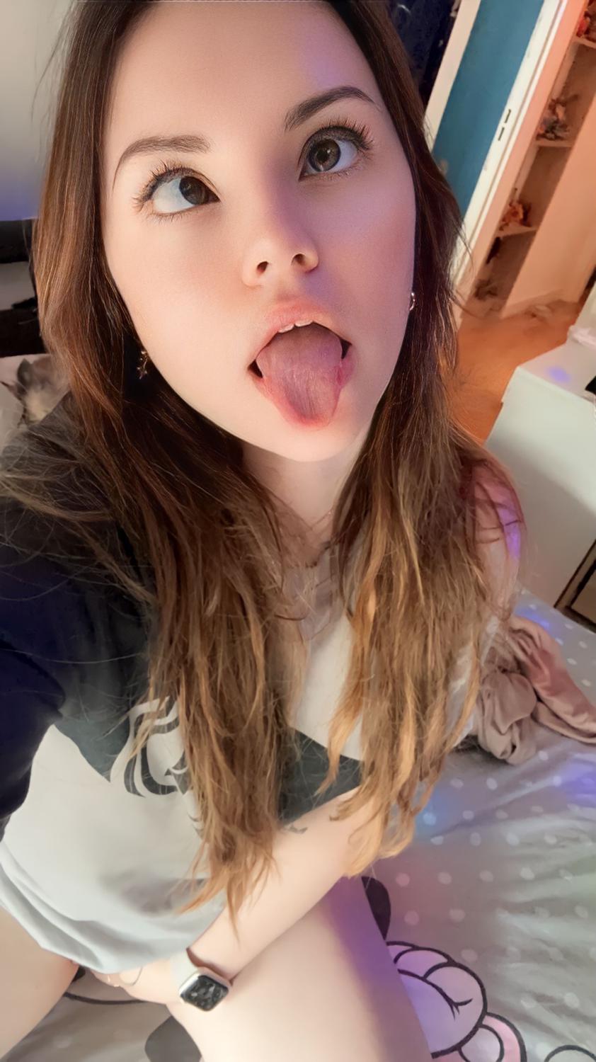 Image 10094302 from Chelxie