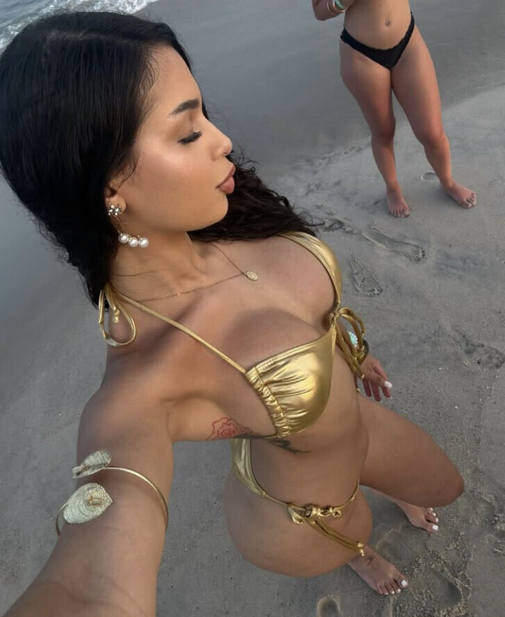 Image 10094436 from nickimariiee