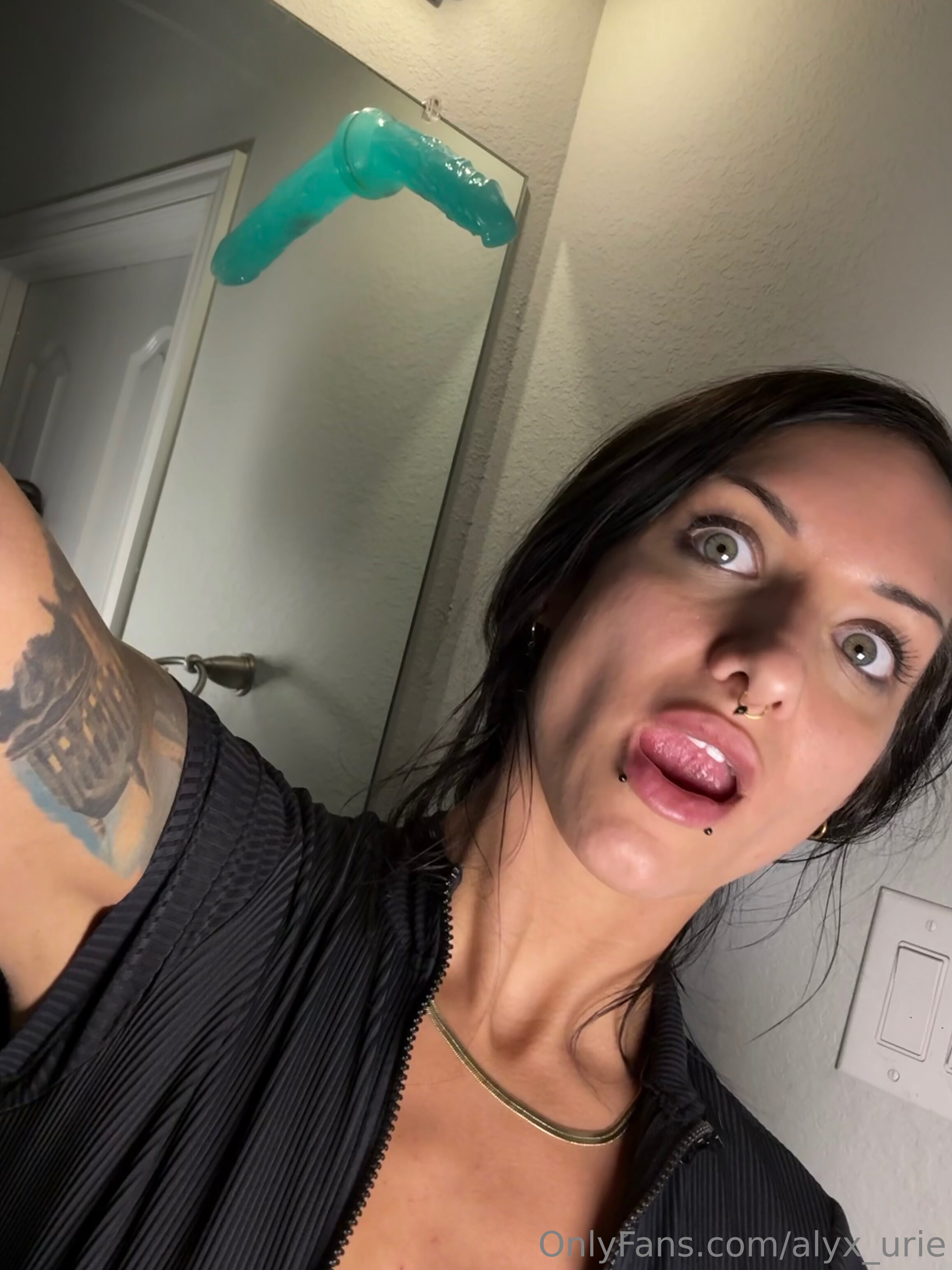 Image 10105678 from Alyx Urie | HoustonHotwife | backshotbarbie96