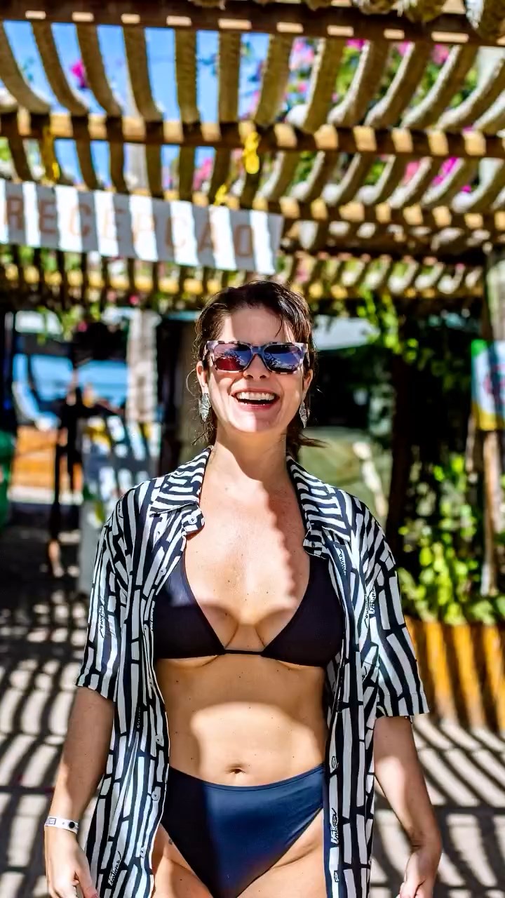 Image 10124637 from Samara Felippo