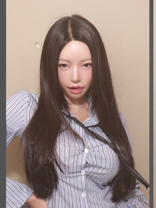 Image 10143681 from h___rvn | rvn1015 | 동그란 | Dongeuran
