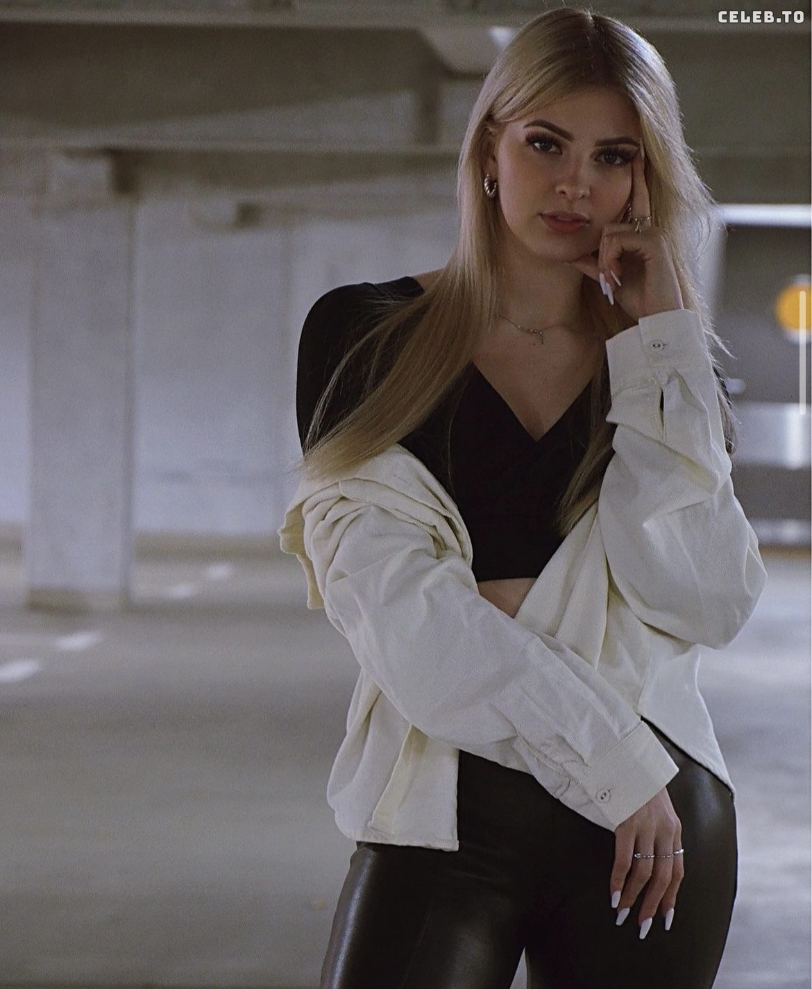 Image 1023110 from ASMR Janina