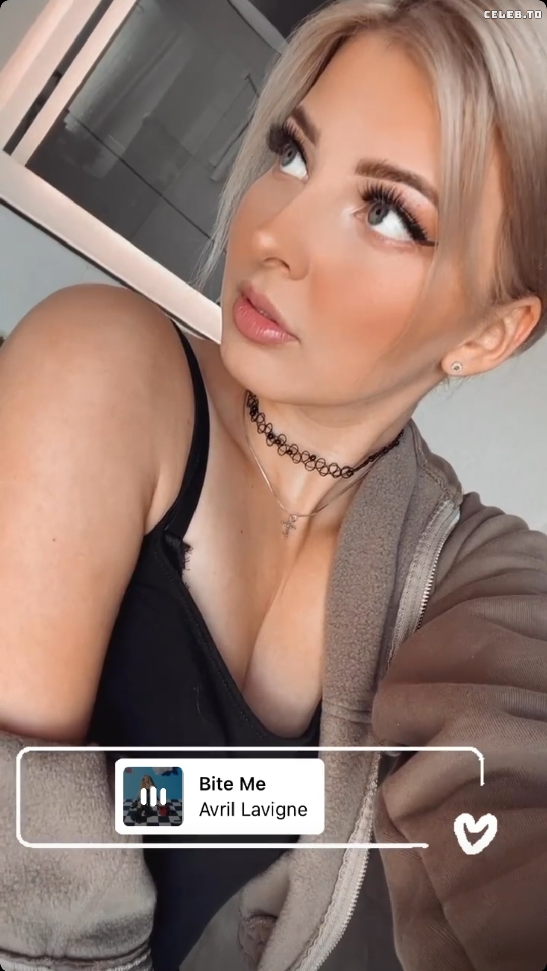 Image 1023182 from ASMR Janina