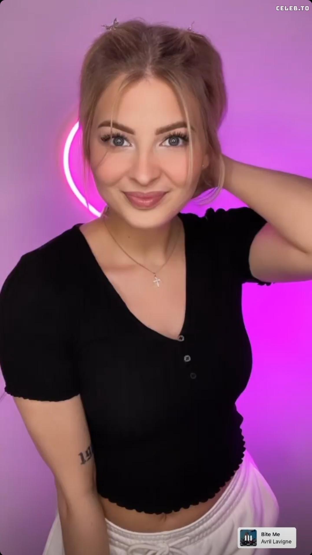 Image 1023801 from ASMR Janina