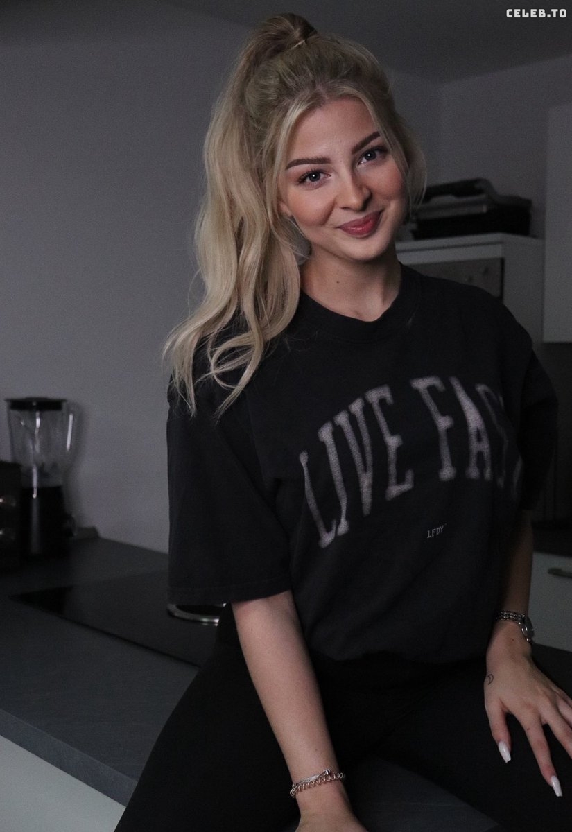 Image 1028273 from ASMR Janina