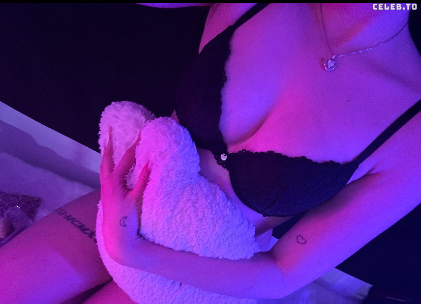 Image 1037294 from ASMR Janina