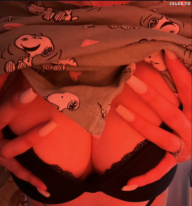Image 1038929 from ASMR Janina