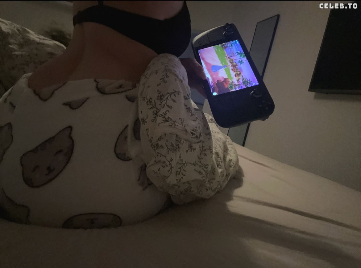 Image 1039791 from ASMR Janina
