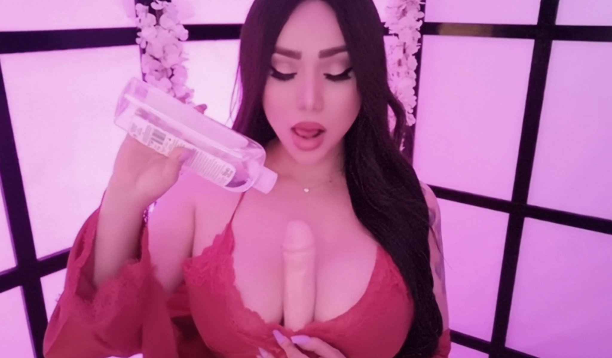 Image 10444830 from Annie luminoso ASMR