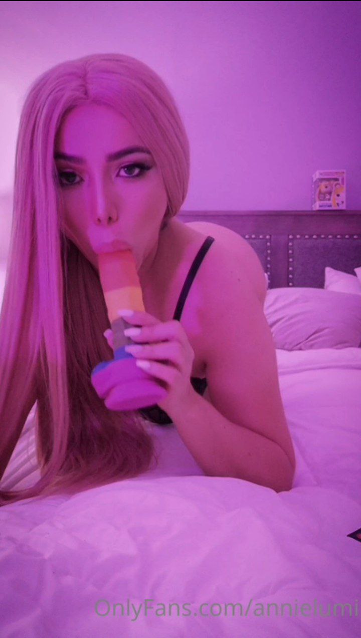 Image 10444859 from Annie luminoso ASMR