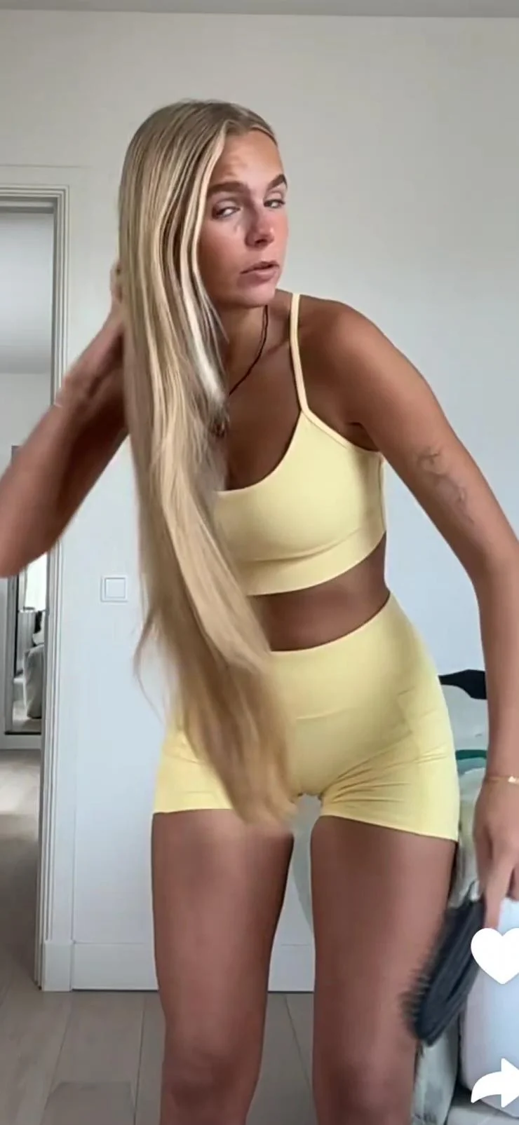 Image 10683673 from Lies Zhara (Dutch Influencer)