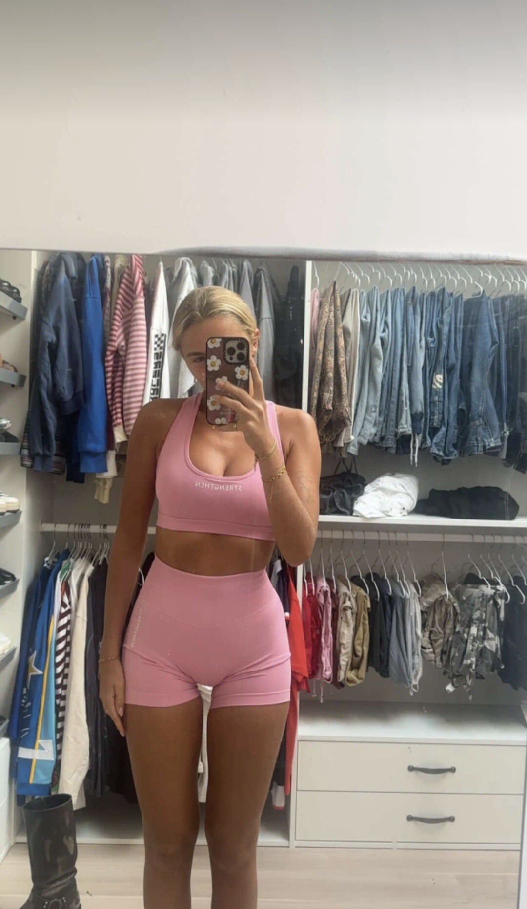 Image 10683701 from Lies Zhara (Dutch Influencer)