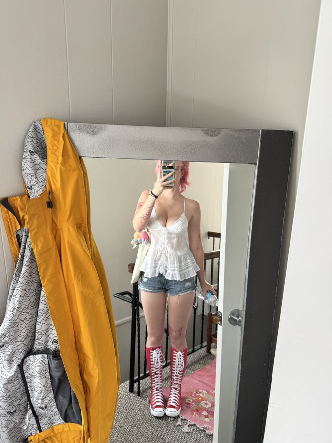 Image 10755773 from Luvliii / shmeatloafyyy