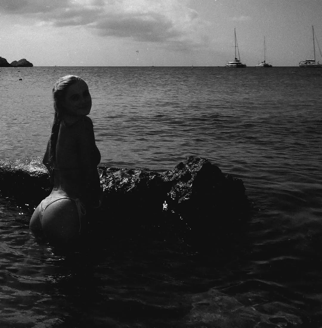 Image 11211943 from Lauryn Louise Davey