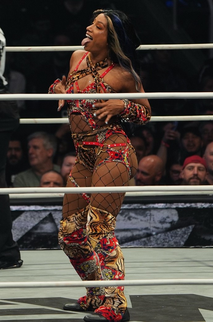 Image 11631137 from WWE Sasha Banks | Mercedes Moné