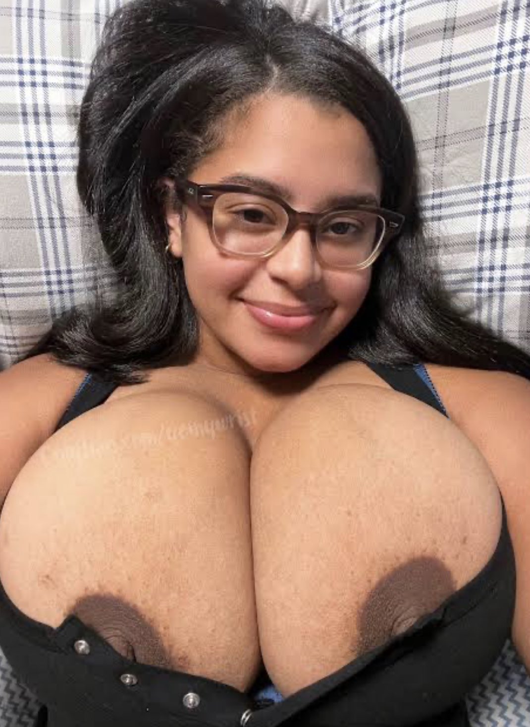 Image 11636938 from yomyjuggs / milky titties / yomyareolas / yomywrist