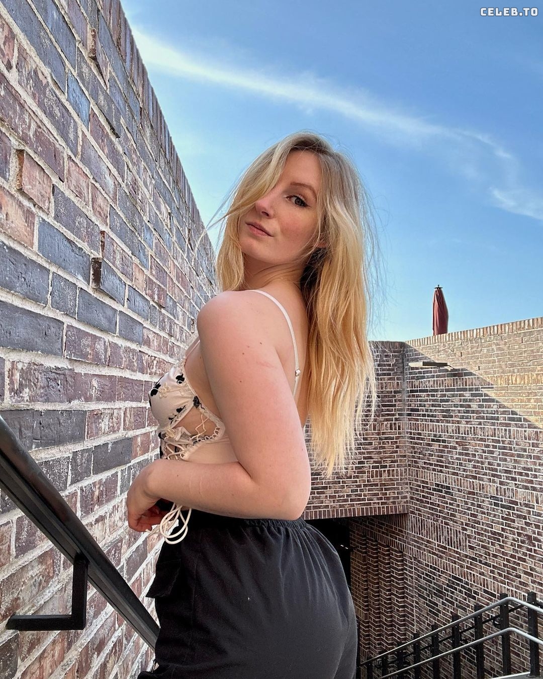 Image 1675378 from itsvanzfriends