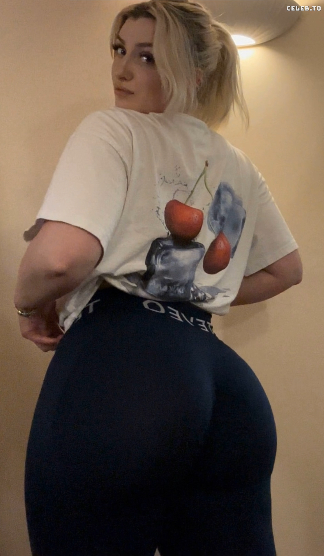 Image 1693050 from Champotti Charlotte