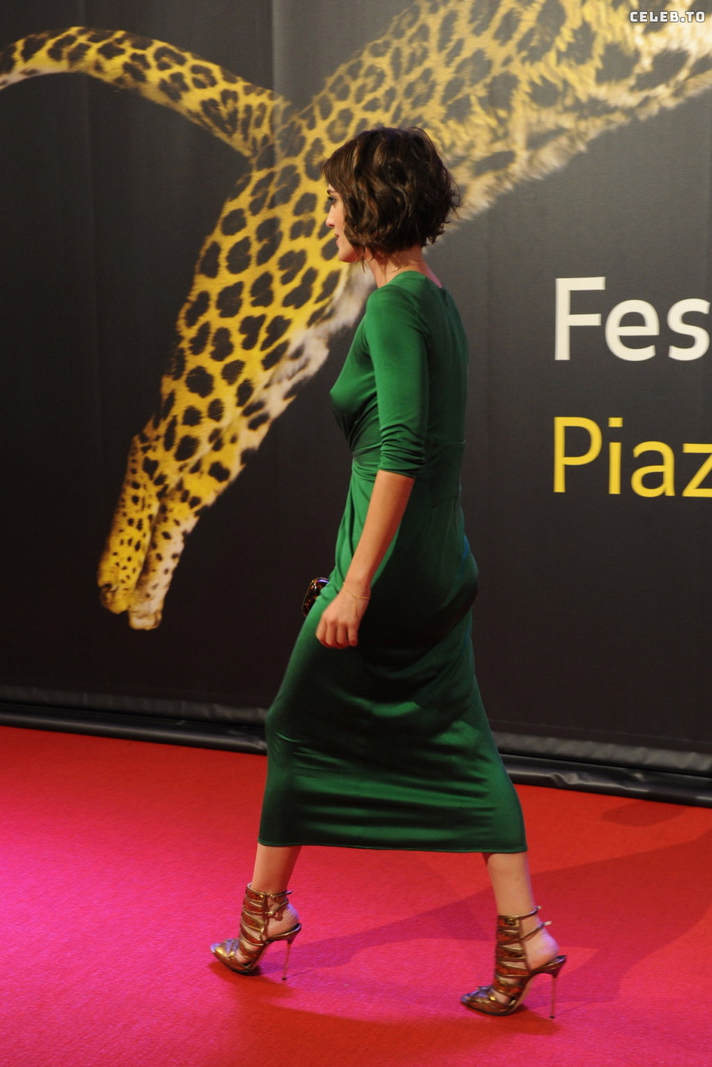 Image 1775065 from Lizzy Caplan