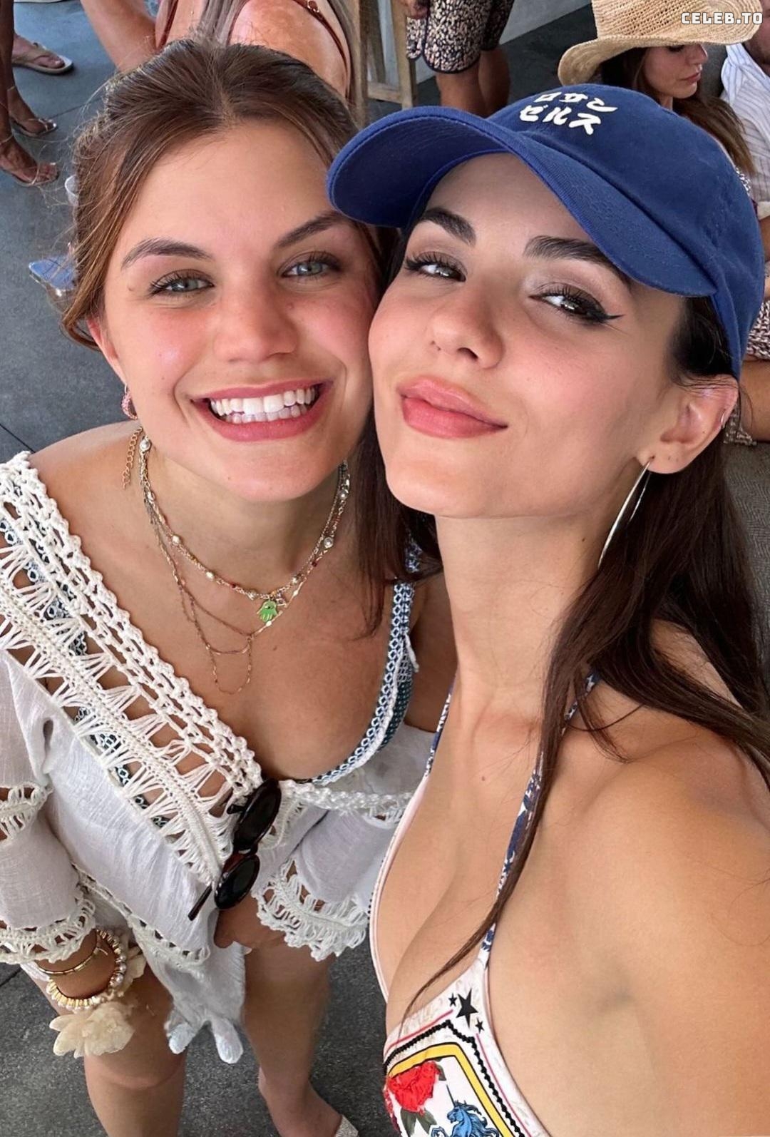 Image 1829799 from Victoria Justice