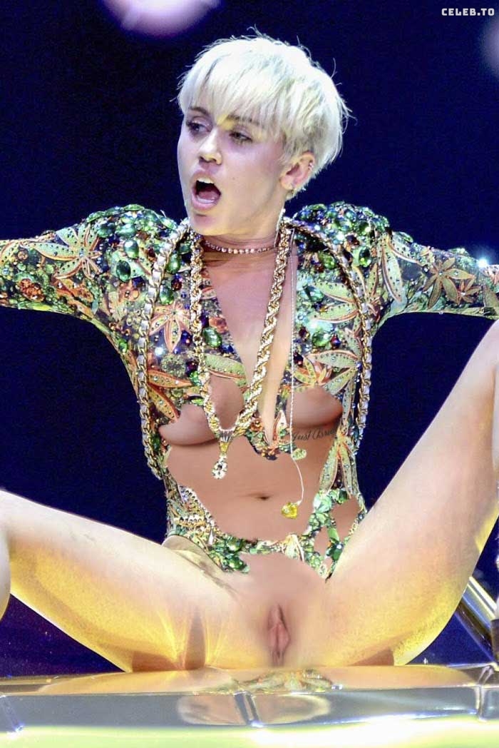 Image 1916638 from Miley Cyrus