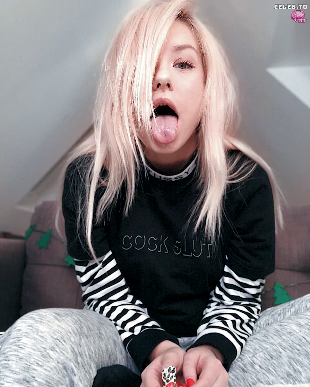 Image 1917360 from KellyMissesVlog Fakes