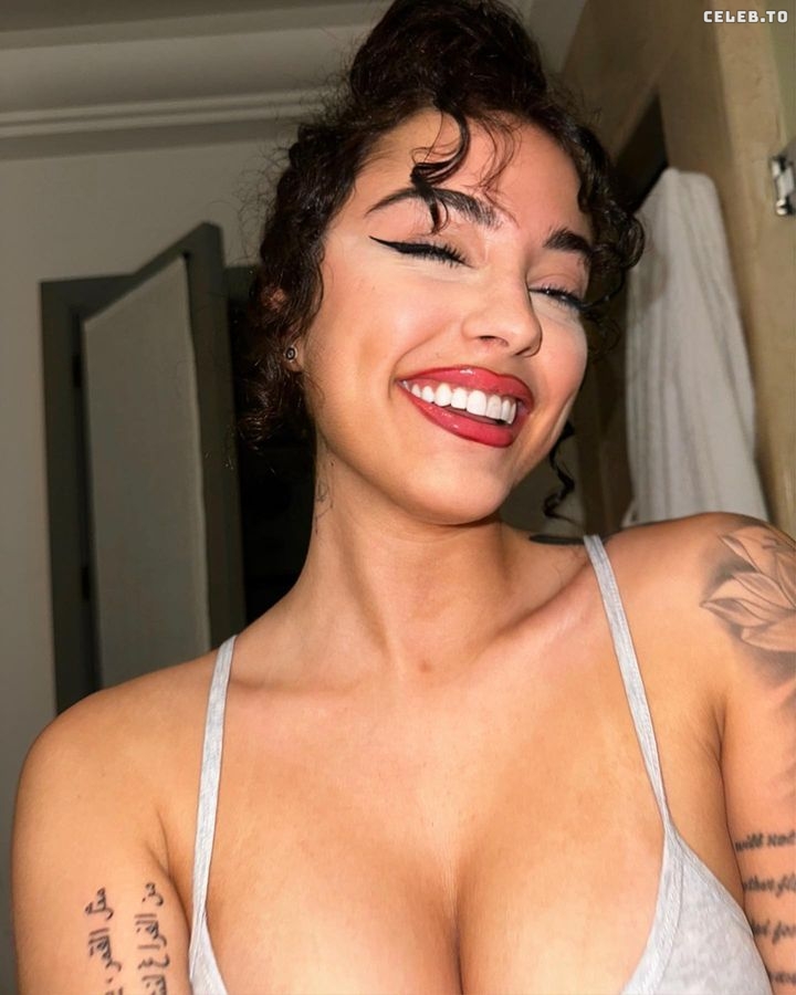 Image 1983351 from Malu Trevejo