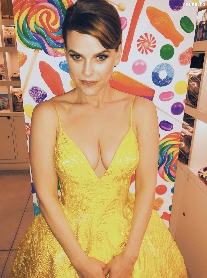 Image 1999708 from Alice Eve