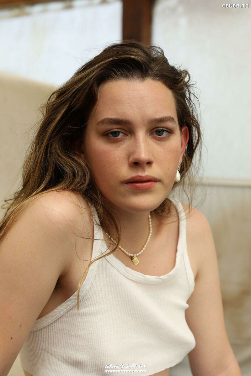 Image 2076611 from Victoria Pedretti