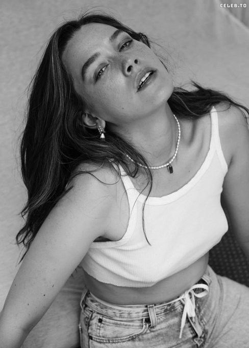 Image 2076694 from Victoria Pedretti