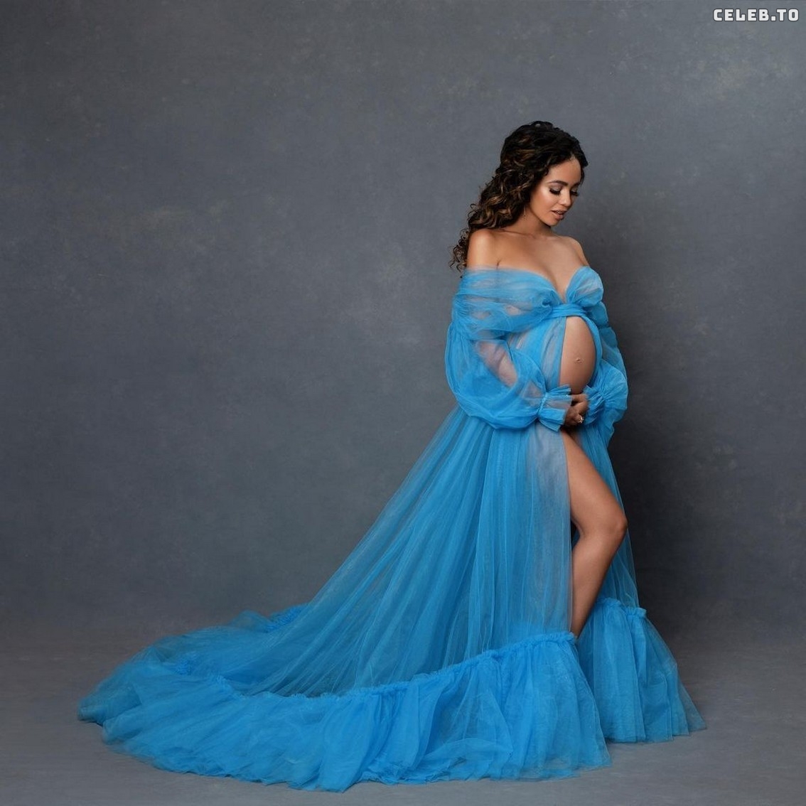 Image 2099297 from Vanessa Morgan
