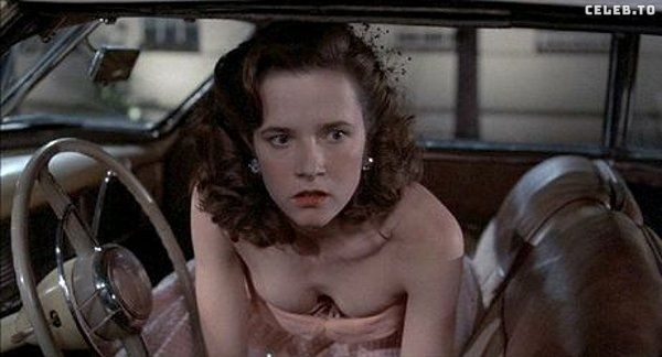 Image 2111201 from Lea Thompson