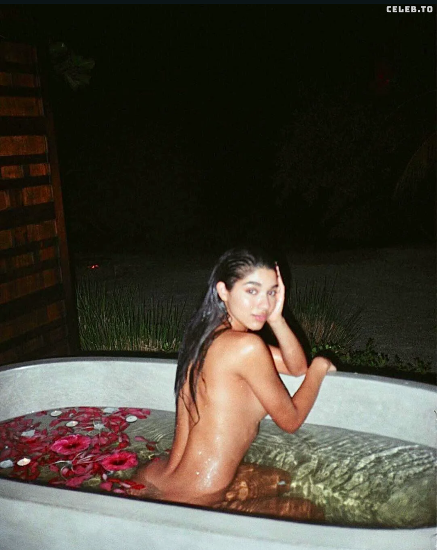 Image 2111853 from Yovanna Ventura