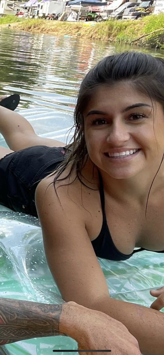 Image 2127902 from Hailee Deegan
