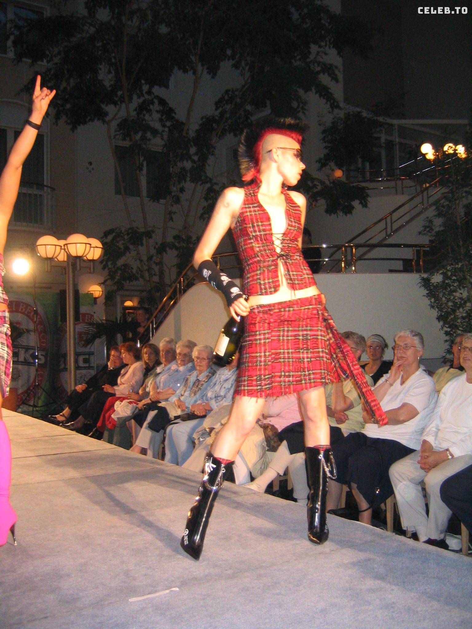 Image 2135030 from T-Seven
