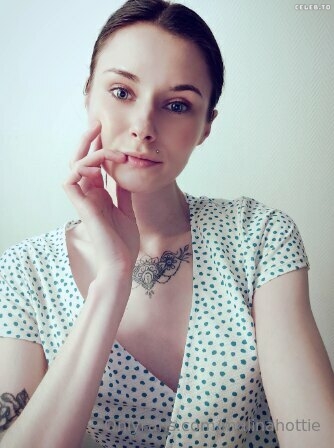 Image 2139360 from malinahottie