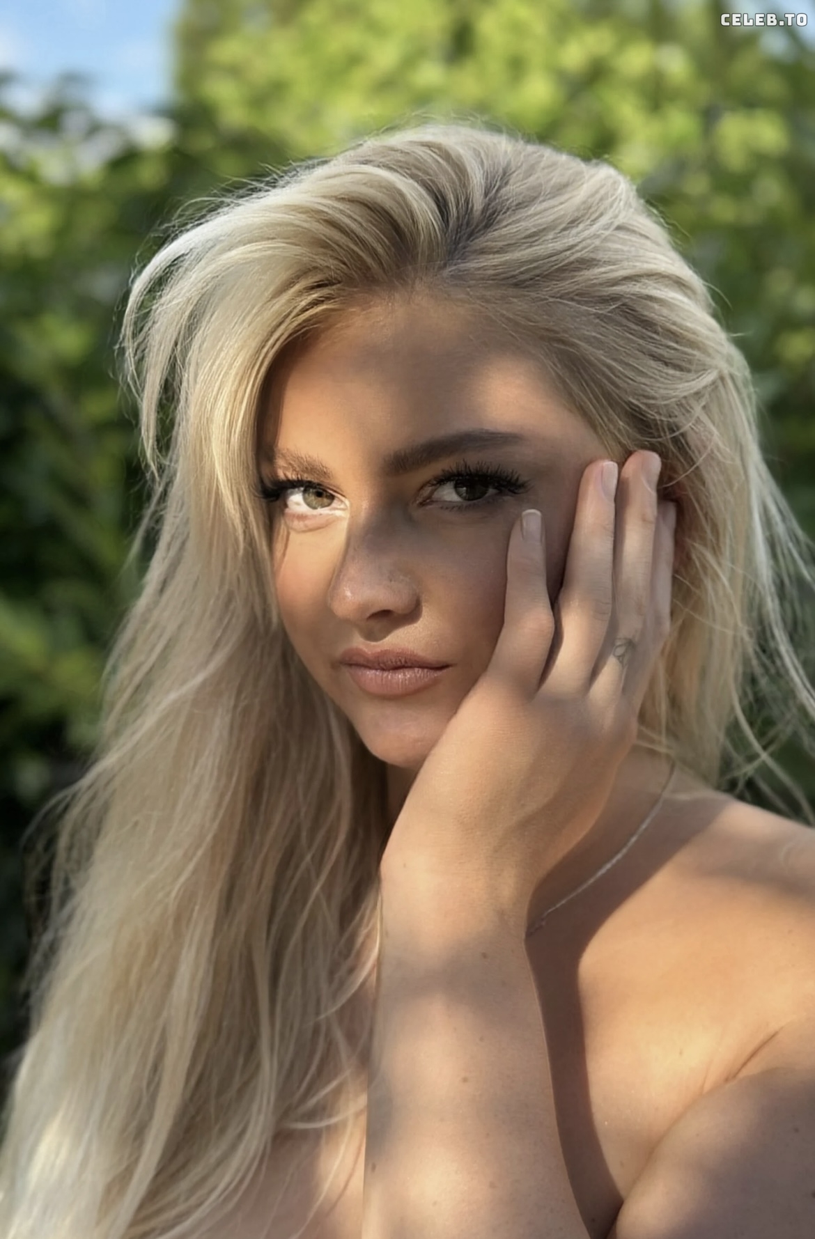 Image 2452431 from Blonde_ellie