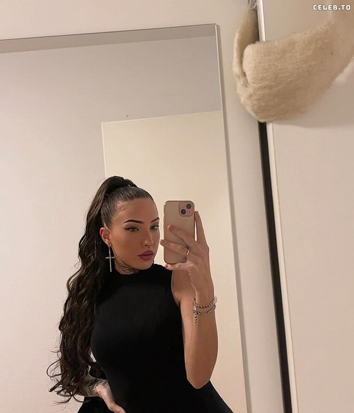 Image 2472235 from Alinabhm