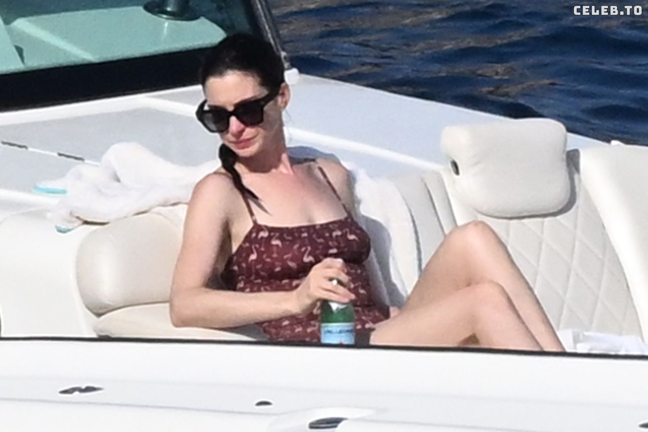 Image 2853434 from Anne Hathaway