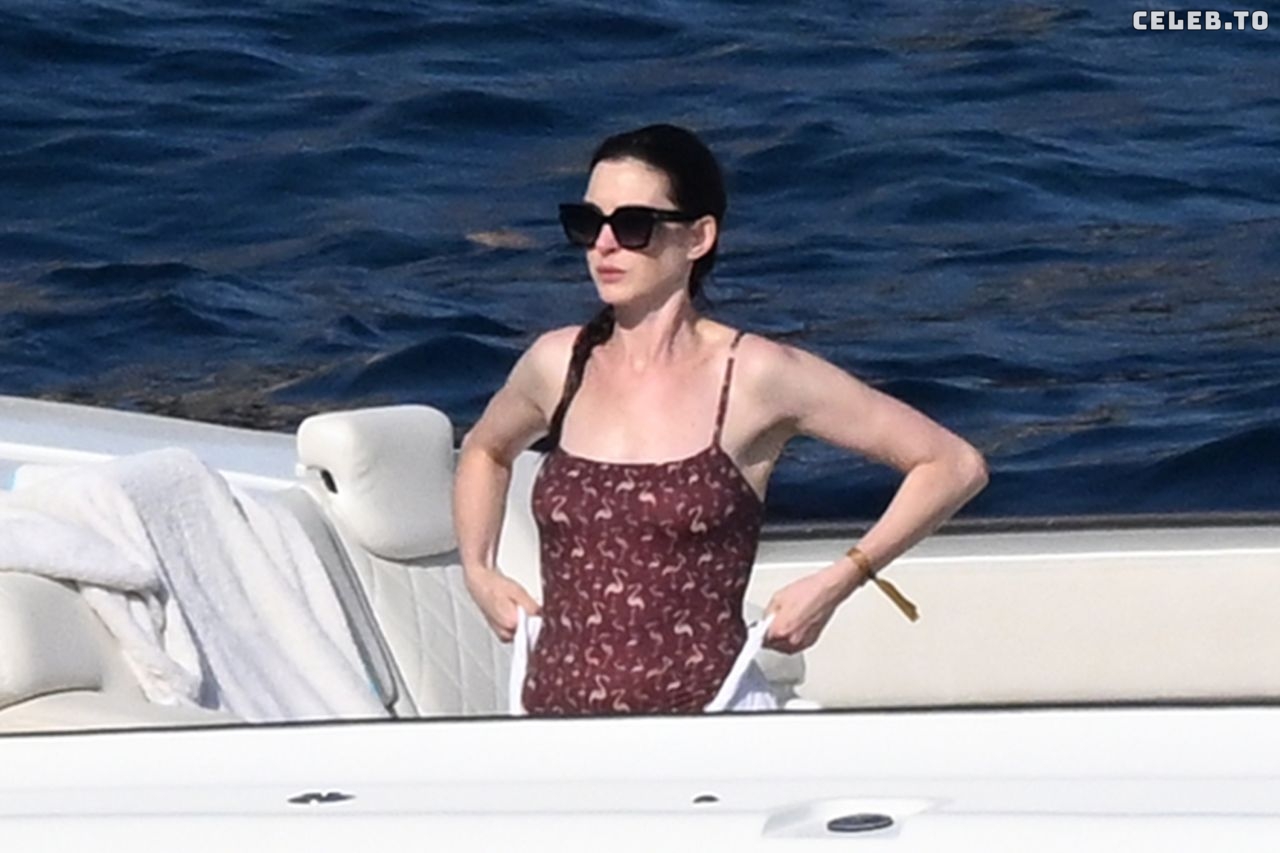 Image 2853440 from Anne Hathaway