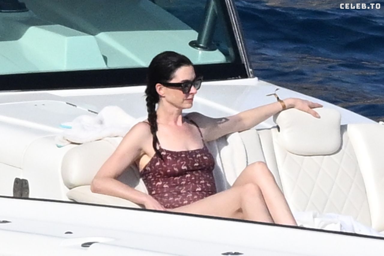 Image 2853453 from Anne Hathaway