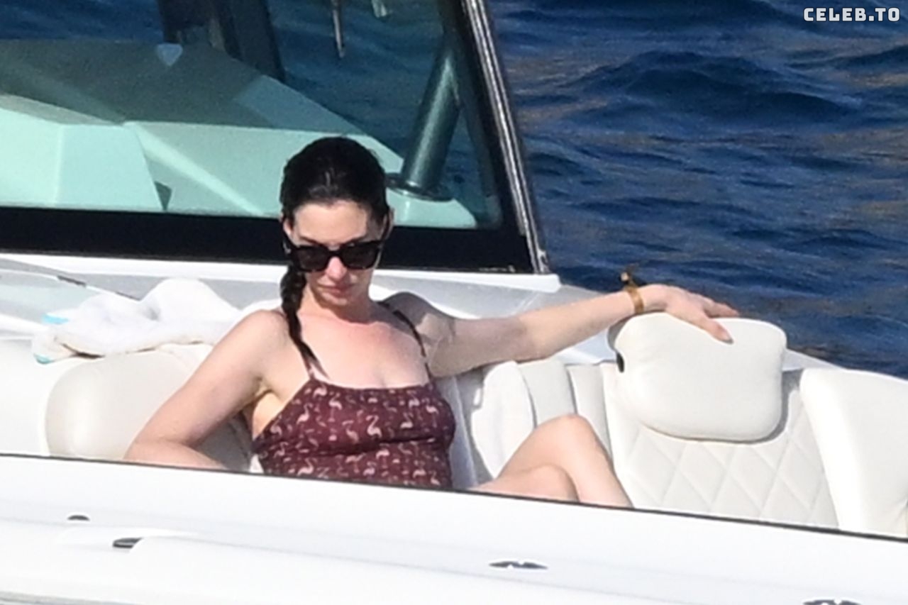 Image 2853465 from Anne Hathaway