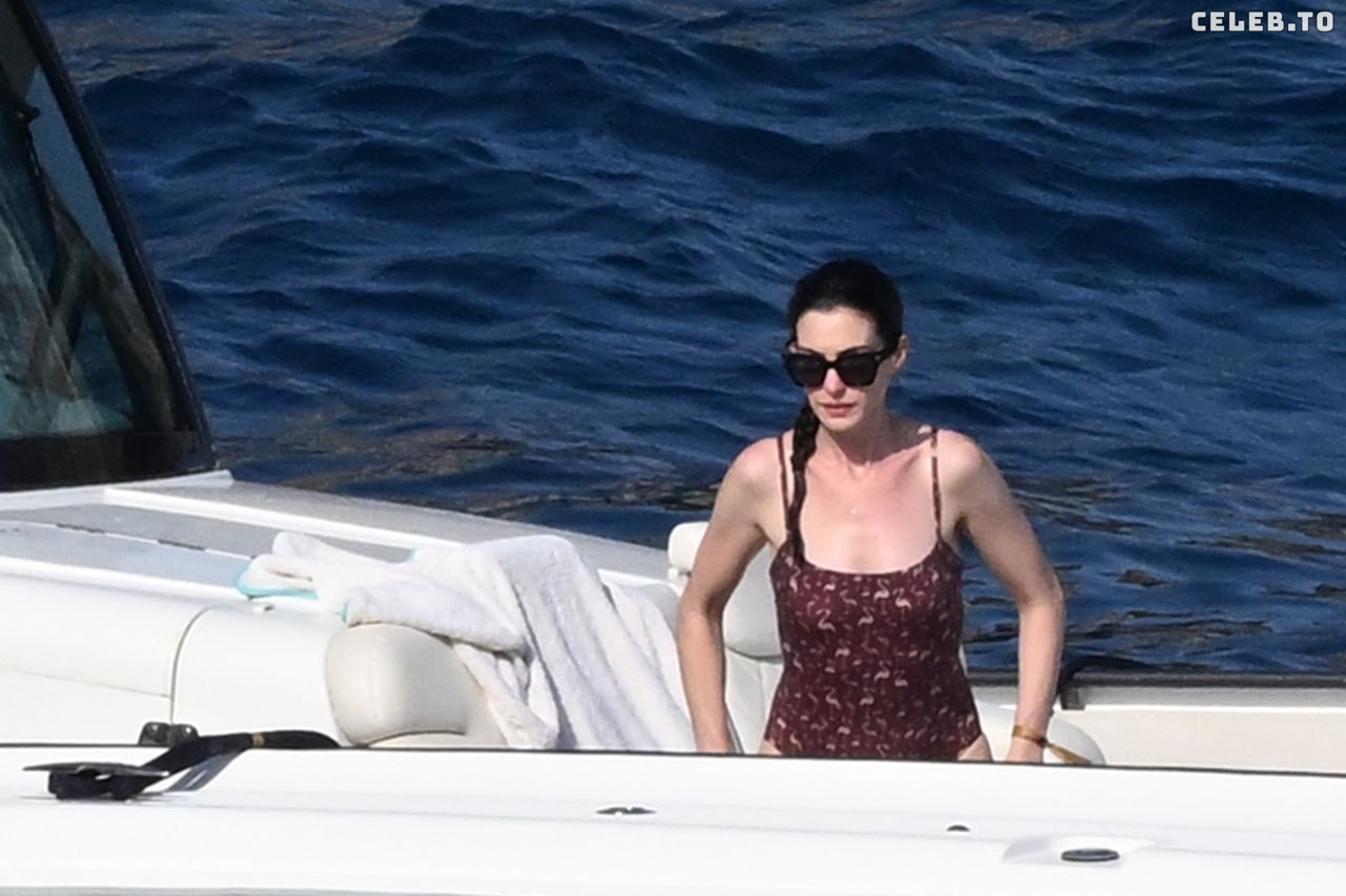 Image 2853470 from Anne Hathaway