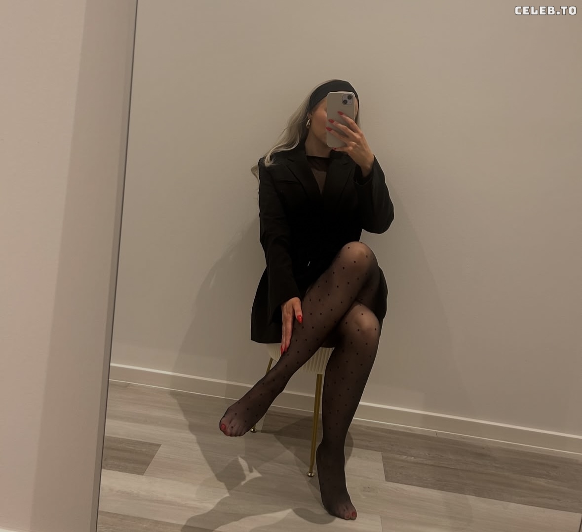 Image 3392716 from Lilou Loves Nylon