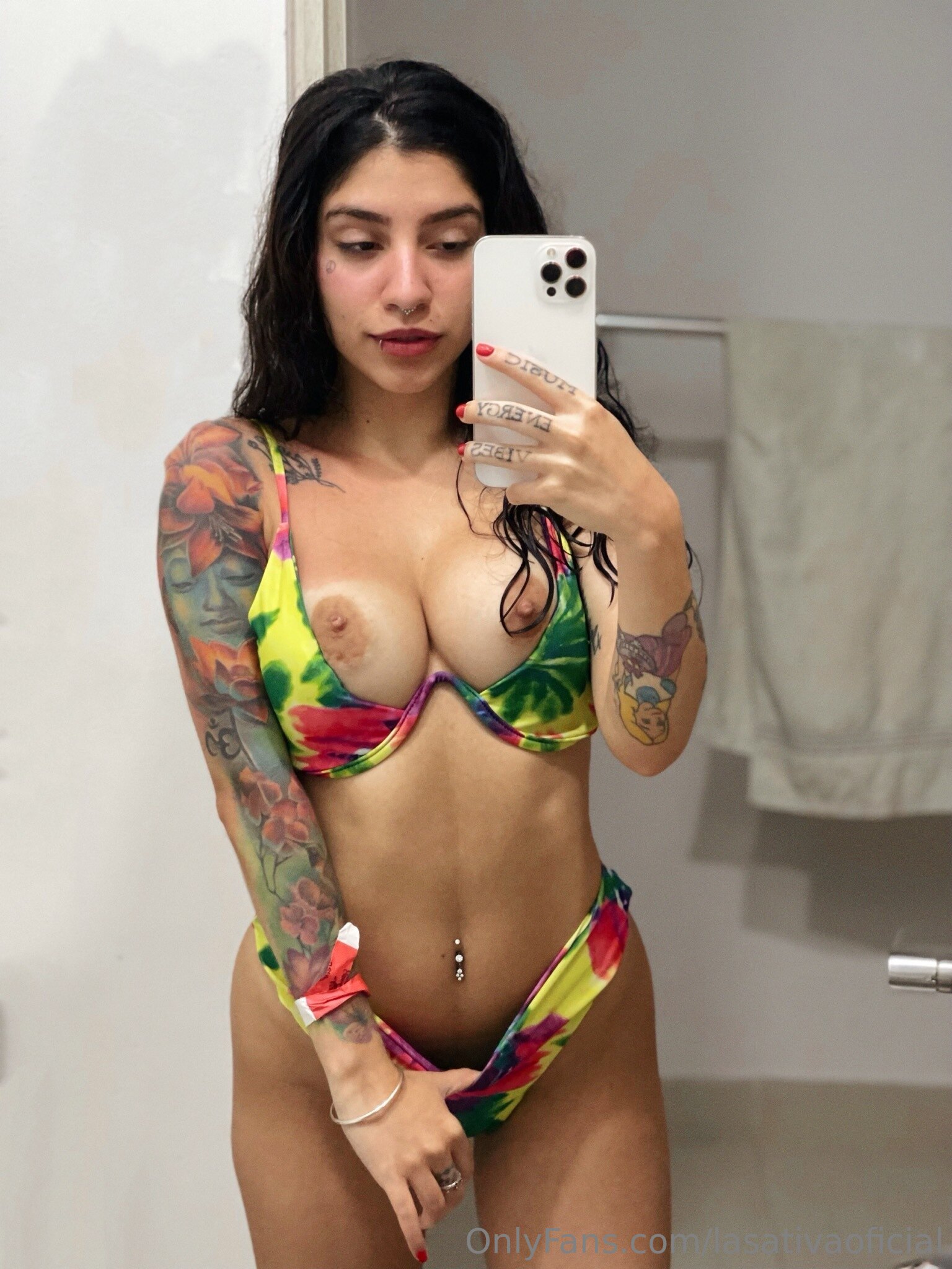 Image 4137374 from petitesativa Taysha Sativa / Taty vento