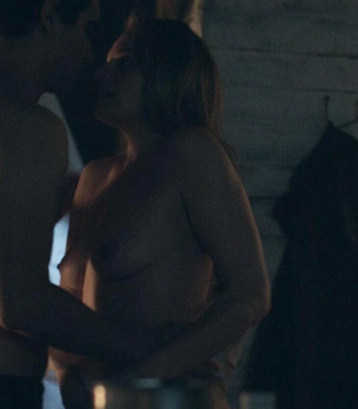 Image 4428125 from Elisabeth Moss