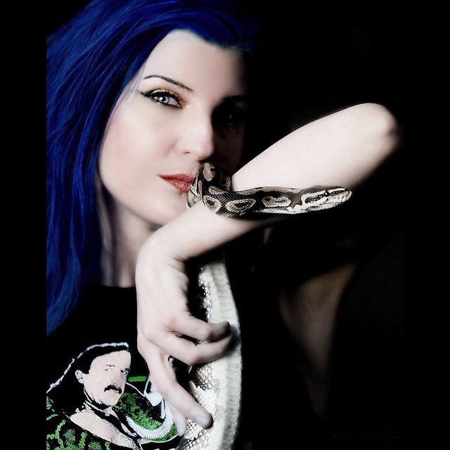 Image 4452654 from Leva Bates