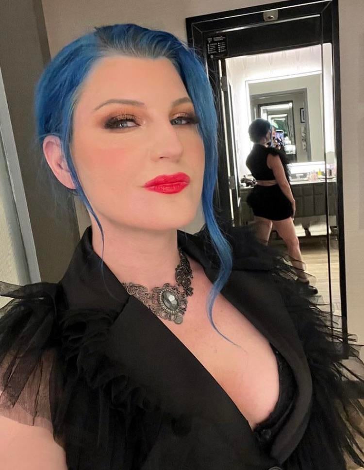 Image 4452877 from Leva Bates