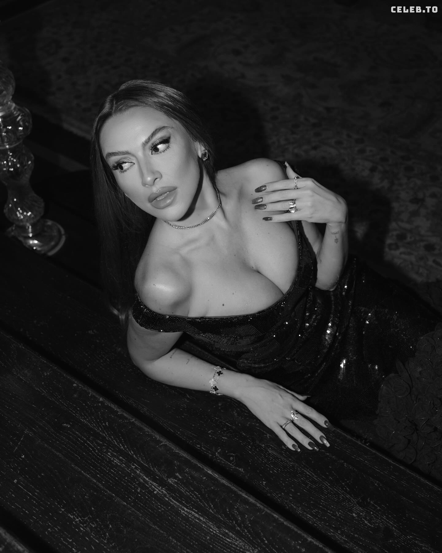 Image 4993023 from Hadise
